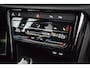 Volkswagen T-Roc 1.5 TSI 150pk DSG R-Line Business+ Black Style Trekhaak Camera IQ.Light Panoramadak Virtual Cockpit Navigatie