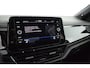 Volkswagen T-Roc 1.5 TSI 150pk DSG R-Line Business+ Black Style Trekhaak Camera IQ.Light Panoramadak Virtual Cockpit Navigatie