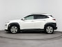 Hyundai Kona Electric EV Premium Sky 64 kWh | SoH 95,4% | WLTP 484km | Warmtepomp | 3-fasen | Schuifdak | Leer | Stoelventilatie | Head-up display |