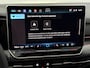 Volkswagen Golf 1.5 TSI R-Line Edition Panoramadak, 360 Camera, Apple carplay, Winterpakket, Rijstrook correctie, Cruise control adaptief, 18 Inch velgen, 2 jaar garantie