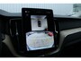 Volvo XC60 T6 Plug-in hybrid AWD Ultra Dark | Panoramadak | Luchtvering | Trekhaak | Head-up display | Verwarmbare voorstoelen, achterbank en stuurwiel | Premium audio by Harman Kardon | Adaptieve cruise control |