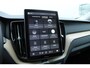 Volvo XC60 T6 Plug-in hybrid AWD Ultra Dark | Panoramadak | Luchtvering | Trekhaak | Head-up display | Verwarmbare voorstoelen, achterbank en stuurwiel | Premium audio by Harman Kardon | Adaptieve cruise control |