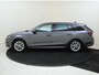 Skoda Octavia Combi 1.0 e-TSI Business Edition Plus | Trekhaak | Adaptieve cruise control | Keyless | Dodehoek detectie | Parkeersensoren | Stuurwielverwarming | Elektrische kofferklep | Sfeerverlichting | Navigatie |