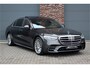 Mercedes-Benz S-klasse 580 e 4MATIC Lang AMG Line | First-Class Rear Executivepakket | Airmatic | Achterasbesturing | Distronic+ | Burmester 4D | Koelbox | MBUX Tablet | Massage | Stoelventilatie | Verwarmd Stuurwiel |