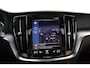 Volvo V60 2.0 T6 Twin Engine AWD Momentum Pro | Trekhaak | Panoramadak | Adaptieve Cruise | Leer | Stoelverwarming |