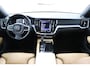 Volvo V60 2.0 T6 Twin Engine AWD Momentum Pro | Trekhaak | Panoramadak | Adaptieve Cruise | Leer | Stoelverwarming |