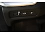 Volvo V60 2.0 T6 Twin Engine AWD Momentum Pro | Trekhaak | Panoramadak | Adaptieve Cruise | Leer | Stoelverwarming |