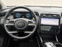 Hyundai Tucson 1.6 T-GDI PHEV Comfort Smart Sky 4WD / Dealer Onderhouden / SOH 100% / Panoramadak / Adaptief Cruise Control / Navigatie / Achteruitrijcamera / Apple Carplay & Android Auto / Stoel & Stuurverwarming / 19" LM Velgen / Elektrische Achterklep /