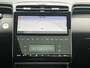 Hyundai Tucson 1.6 T-GDI PHEV Comfort Smart Sky 4WD / Dealer Onderhouden / SOH 100% / Panoramadak / Adaptief Cruise Control / Navigatie / Achteruitrijcamera / Apple Carplay & Android Auto / Stoel & Stuurverwarming / 19" LM Velgen / Elektrische Achterklep /