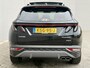 Hyundai Tucson 1.6 T-GDI PHEV Comfort Smart Sky 4WD / Dealer Onderhouden / SOH 100% / Panoramadak / Adaptief Cruise Control / Navigatie / Achteruitrijcamera / Apple Carplay & Android Auto / Stoel & Stuurverwarming / 19" LM Velgen / Elektrische Achterklep /