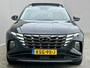 Hyundai Tucson 1.6 T-GDI PHEV Comfort Smart Sky 4WD / Dealer Onderhouden / SOH 100% / Panoramadak / Adaptief Cruise Control / Navigatie / Achteruitrijcamera / Apple Carplay & Android Auto / Stoel & Stuurverwarming / 19" LM Velgen / Elektrische Achterklep /
