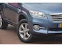 Toyota RAV4 2.2 D-4D Dynamic 2WD | Navigatie | Clima | Trekhaak | Cruise-control | NL auto!! | Nederlandse auto laatste beurt gehad bij 160000km bij de Toyota dealer