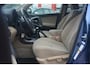 Toyota RAV4 2.2 D-4D Dynamic 2WD | Navigatie | Clima | Trekhaak | Cruise-control | NL auto!! | Nederlandse auto laatste beurt gehad bij 160000km bij de Toyota dealer