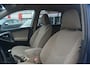 Toyota RAV4 2.2 D-4D Dynamic 2WD | Navigatie | Clima | Trekhaak | Cruise-control | NL auto!! | Nederlandse auto laatste beurt gehad bij 160000km bij de Toyota dealer