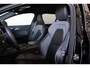 Volvo V60 T6 Recharge AWD R-Design - IntelliSafe Assist - Adaptieve LED koplampen - Parkeercamera achter - Parkeersensoren voor & achter - Elektr. bedienb. voorstoelen met geheugen links - Extra getint glas - Inklapbare trekhaak - 18' LMV