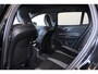 Volvo V60 T6 Recharge AWD R-Design - IntelliSafe Assist - Adaptieve LED koplampen - Parkeercamera achter - Parkeersensoren voor & achter - Elektr. bedienb. voorstoelen met geheugen links - Extra getint glas - Inklapbare trekhaak - 18' LMV