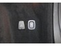 Volvo V60 T6 Recharge AWD R-Design - IntelliSafe Assist - Adaptieve LED koplampen - Parkeercamera achter - Parkeersensoren voor & achter - Elektr. bedienb. voorstoelen met geheugen links - Extra getint glas - Inklapbare trekhaak - 18' LMV