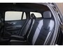 Volvo V60 T6 Recharge AWD R-Design - IntelliSafe Assist - Adaptieve LED koplampen - Parkeercamera achter - Parkeersensoren voor & achter - Elektr. bedienb. voorstoelen met geheugen links - Extra getint glas - Inklapbare trekhaak - 18' LMV