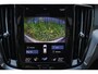 Volvo V60 T6 Recharge AWD R-Design - IntelliSafe Assist - Adaptieve LED koplampen - Parkeercamera achter - Parkeersensoren voor & achter - Elektr. bedienb. voorstoelen met geheugen links - Extra getint glas - Inklapbare trekhaak - 18' LMV
