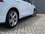 Volkswagen Golf 1.5 eTSI R-Line AUT. | dealer onderh. | panoramadak | stoel-/stuurverw. | keyless | trekhaak | carplay