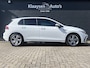 Volkswagen Golf 1.5 eTSI R-Line AUT. | dealer onderh. | panoramadak | stoel-/stuurverw. | keyless | trekhaak | carplay
