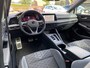 Volkswagen Golf 1.5 eTSI R-Line AUT. | dealer onderh. | panoramadak | stoel-/stuurverw. | keyless | trekhaak | carplay