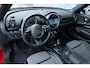 MINI Clubman 1.5 Cooper Business Edition | Trekhaak Afneembaar | Panoramadak | Two-Tone | Parkeersensoren | Sportstoelen | Privacy Glas | LED Koplampen | Climate Controle | Cruise Control | Lichtmetalen Velgen 17 inch | Navigatie | Apple Carplay | Android Auto