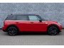MINI Clubman 1.5 Cooper Business Edition | Trekhaak Afneembaar | Panoramadak | Two-Tone | Parkeersensoren | Sportstoelen | Privacy Glas | LED Koplampen | Climate Controle | Cruise Control | Lichtmetalen Velgen 17 inch | Navigatie | Apple Carplay | Android Auto