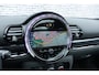 MINI Clubman 1.5 Cooper Business Edition | Trekhaak Afneembaar | Panoramadak | Two-Tone | Parkeersensoren | Sportstoelen | Privacy Glas | LED Koplampen | Climate Controle | Cruise Control | Lichtmetalen Velgen 17 inch | Navigatie | Apple Carplay | Android Auto