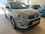 Suzuki Vitara 1.4 Boosterjet Style Smart Hybrid Automaat| Carplay| Trekhaak| 10 jaar garantie| 1e eigenaar!