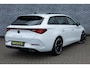 CUPRA Leon Sportstourer 2.0 TSI | Achteruitrijcamera | Parkeerassistent | Keyless Entry | Elektrische Achterklep | Matrix LED Koplampen | Virtual Cockpit | Stoelverwarming | Lichtmetalen Velgen 18 inch | Cruise Control Adaptief | Dodehoekdetectie Navigatie | Apple Carplay | Android Auto