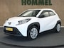 Toyota Aygo X 1.0 VVT-i MT Play - ORIGINEEL NEDERLANDSE AUTO -ACHTERUITRIJCAMERA - APPLE CARPLAY/ANDROID AUTO - CRUISE CONTROL ADAPTIEF - AIRCO - VERKEERSBORDDETECTIE - GROOTLICHTASSISTENT - LEDEREN STUURWIEL - DAB-ONTVANGER - BLUETOOTH TELEFOONVOORBEREIDING