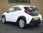 Toyota Aygo X 1.0 VVT-i MT Play - ORIGINEEL NEDERLANDSE AUTO -ACHTERUITRIJCAMERA - APPLE CARPLAY/ANDROID AUTO - CRUISE CONTROL ADAPTIEF - AIRCO - VERKEERSBORDDETECTIE - GROOTLICHTASSISTENT - LEDEREN STUURWIEL - DAB-ONTVANGER - BLUETOOTH TELEFOONVOORBEREIDING