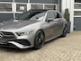 Mercedes-Benz A-klasse 180 Star Edition | Keyless | Pano | Sfeer | Camera | Stoel verwarming |