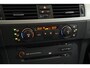 BMW 3-Serie 325xi xDrive Panorama / Opendak / Navigatie / Cruise / PDC / Bluetooth