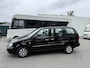 Kia Carnival 2.5 V6 EX Automaat - Rolstoelauto 4+1 - XXL Freedom Ombouw - Bodemverlaging - Unieke Auto