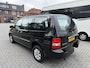 Kia Carnival 2.5 V6 EX Automaat - Rolstoelauto 4+1 - XXL Freedom Ombouw - Bodemverlaging - Unieke Auto