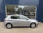 Peugeot 308 1.5 BlueHDi Allure | Buitenkans! | Zeer Zuinige Diesel | Achteruitrijcamera | Parkeersensoren | Dode Hoekbewaking | Full-LED Koplampen | Trekhaak | 16 inch LM-Velgen | Apple Carplay |