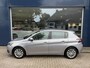 Peugeot 308 1.5 BlueHDi Allure | Buitenkans! | Zeer Zuinige Diesel | Achteruitrijcamera | Parkeersensoren | Dode Hoekbewaking | Full-LED Koplampen | Trekhaak | 16 inch LM-Velgen | Apple Carplay |
