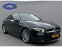 Mercedes-Benz A-klasse 200 Business Solution AMG, panoramadak, 19 inch, sfeerverlichting,achteruitrijcamera, vele opties