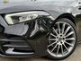 Mercedes-Benz A-klasse 200 Business Solution AMG, panoramadak, 19 inch, sfeerverlichting,achteruitrijcamera, vele opties