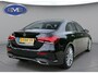 Mercedes-Benz A-klasse 200 Business Solution AMG, panoramadak, 19 inch, sfeerverlichting,achteruitrijcamera, vele opties