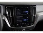 Volvo V60 2.0 B4 Ultimate Dark / Opendak /Leder / HUD / Pilot Assist / HarmanKardon / CarPlay