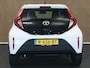 Toyota Aygo X 1.0 VVT-i MT Play - ORIGINEEL NEDERLANDSE AUTO - ACHTERUITRIJCAMERA - AIRCO - APPLE CARPLAY/ANDROID AUTO - CRUISE CONTROL ADAPTIEF - GROOTLICHT ASSISTANT - BLUETOOTH TELEFOONVOORBEREIDING - VOLLEDIG HOMMEL ONDERHOUDEN