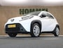 Toyota Aygo X 1.0 VVT-i MT Play - ORIGINEEL NEDERLANDSE AUTO - AIRCO - ACHTERUITRIJCAMERA - BLUETOOTH TELEFOONVOORBEREIDING - APPLE CARPLAY/ANDROID AUTO - CRUISE CONTROL ADAPTIEF