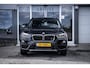 BMW X1 sDrive20i 192pk High Executive NL-auto|1e-eig.|Leder|Head-up|Elek-a.klep.|Dealer-onderhouden