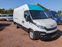 IVECO Daily 35S14V 2.3 L2H2 Automaat / Cruise 3500KG Trekhaak