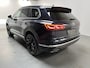 Volkswagen Touareg 3.0 TSi eHybrid 4MOTION Elegance / AUTOMAAT/ 381PK/ PANO/ TREKHAAK/ LEER/ LUCHTVERING/ APP-CONNECT/ PARK.SENSOR. + 360 CAMERA/ STUUR+STOELVERWARM./ MEMORY + MASSAGE/ DCC/ ACC/ ELEK.ACHTERKLEP/ HEAD-UP/ NAVI/ DAB