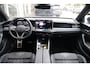 Volkswagen Passat Variant 1.5 eHybrid 272pk R-Line Edition | SoH 99% | Trekhaak | Panoramadak | Camera | Stoelmemory