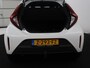 Toyota Aygo X 1.0 VVT-i MT Play | Cruise control | Carplay | Trekhaak | Airco | Camera | DAB | Lane assist | Lederen stuurwiel |